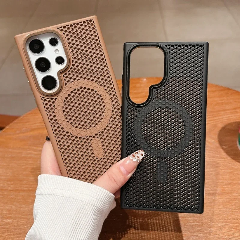Casing Pengisi Daya Nirkabel M - Heatsink ulasan dan harga